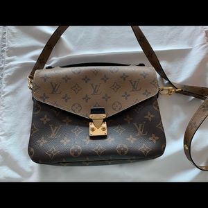 LOUIS VUITTON POCHETTE METIS REVERSE